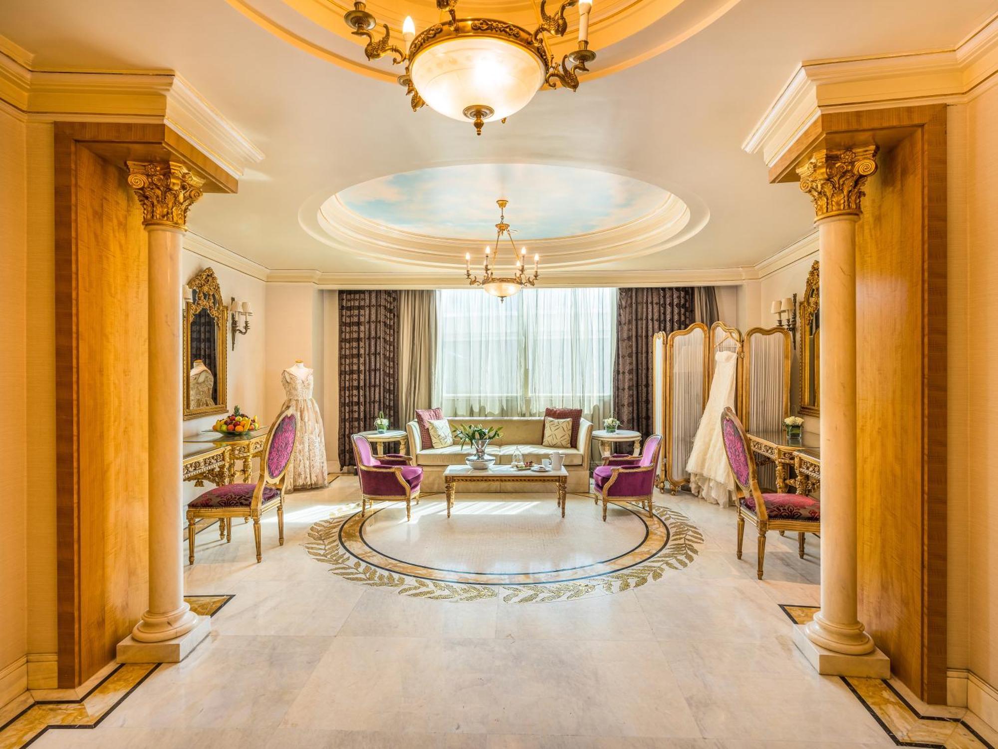 Moevenpick Hotel Ал Хубар Екстериор снимка The Royal Suite