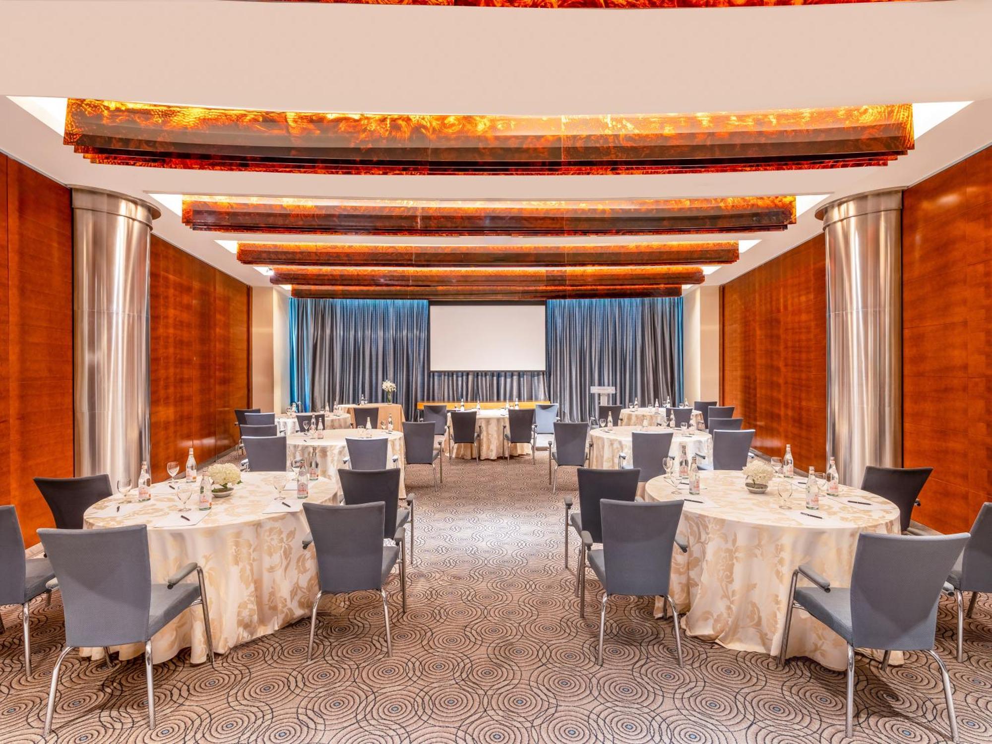 Moevenpick Hotel Ал Хубар Екстериор снимка The Westin Meeting Room
