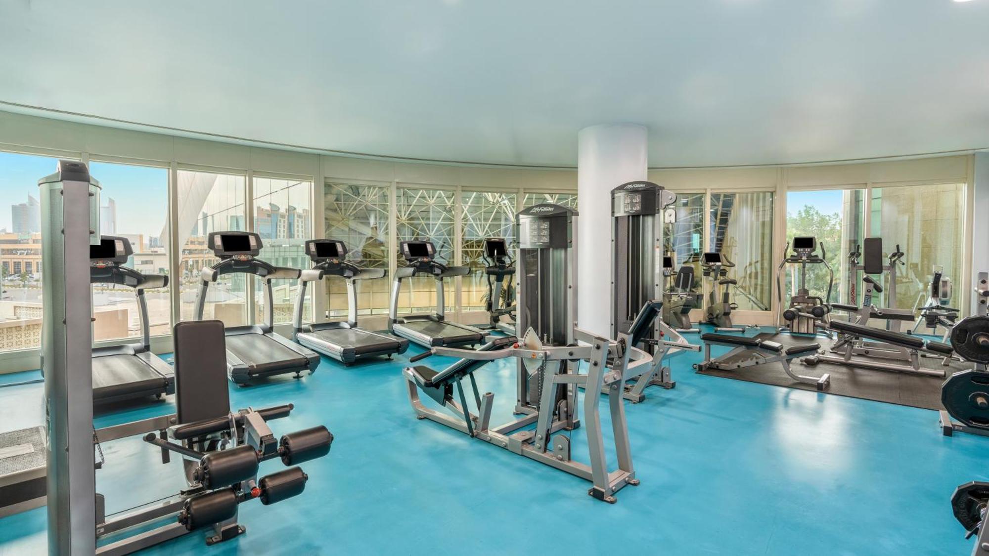 Moevenpick Hotel Ал Хубар Екстериор снимка The gym at the hotel