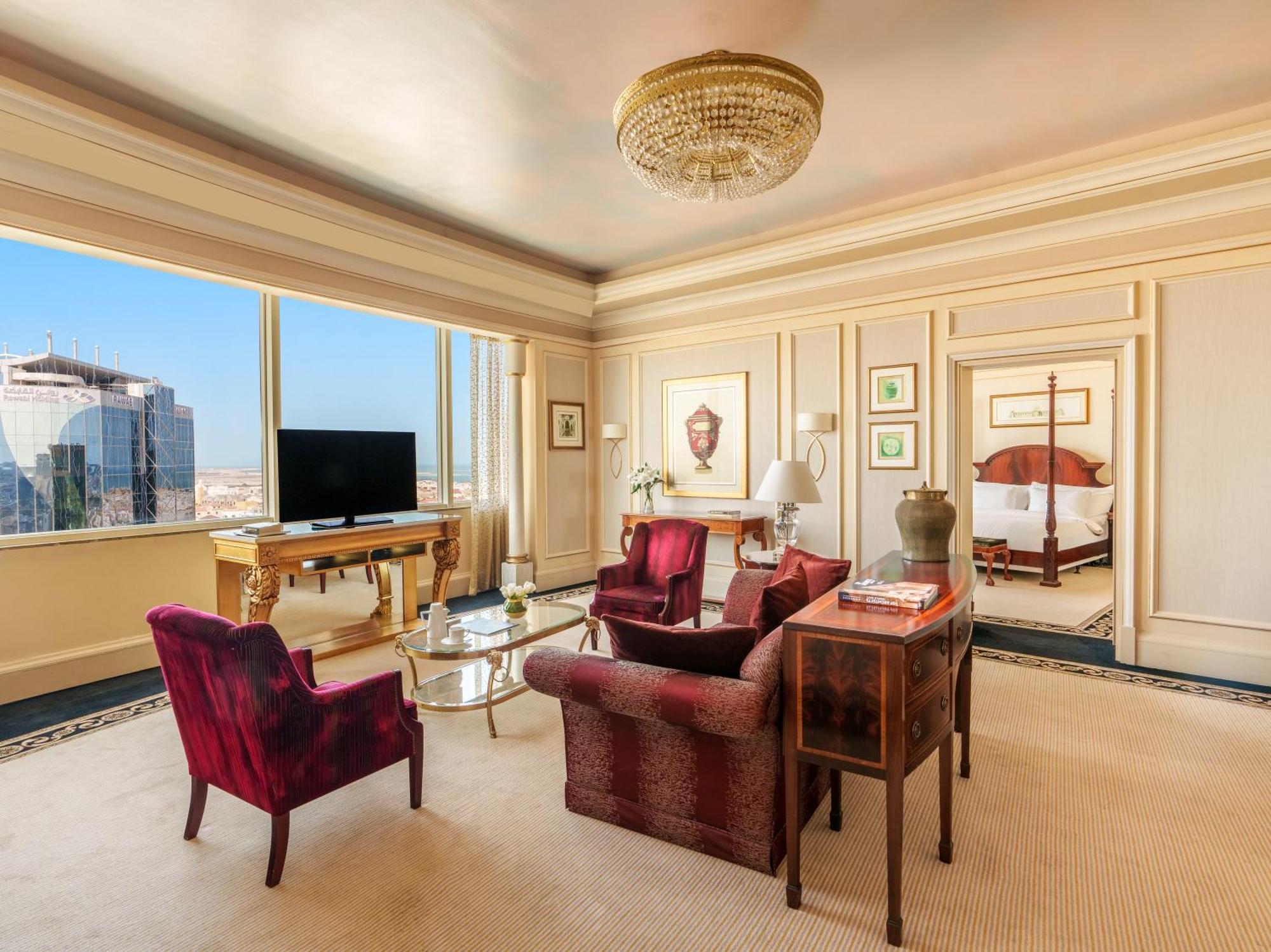 Moevenpick Hotel Ал Хубар Екстериор снимка A suite at the Jumeirah Emirates Towers Hotel