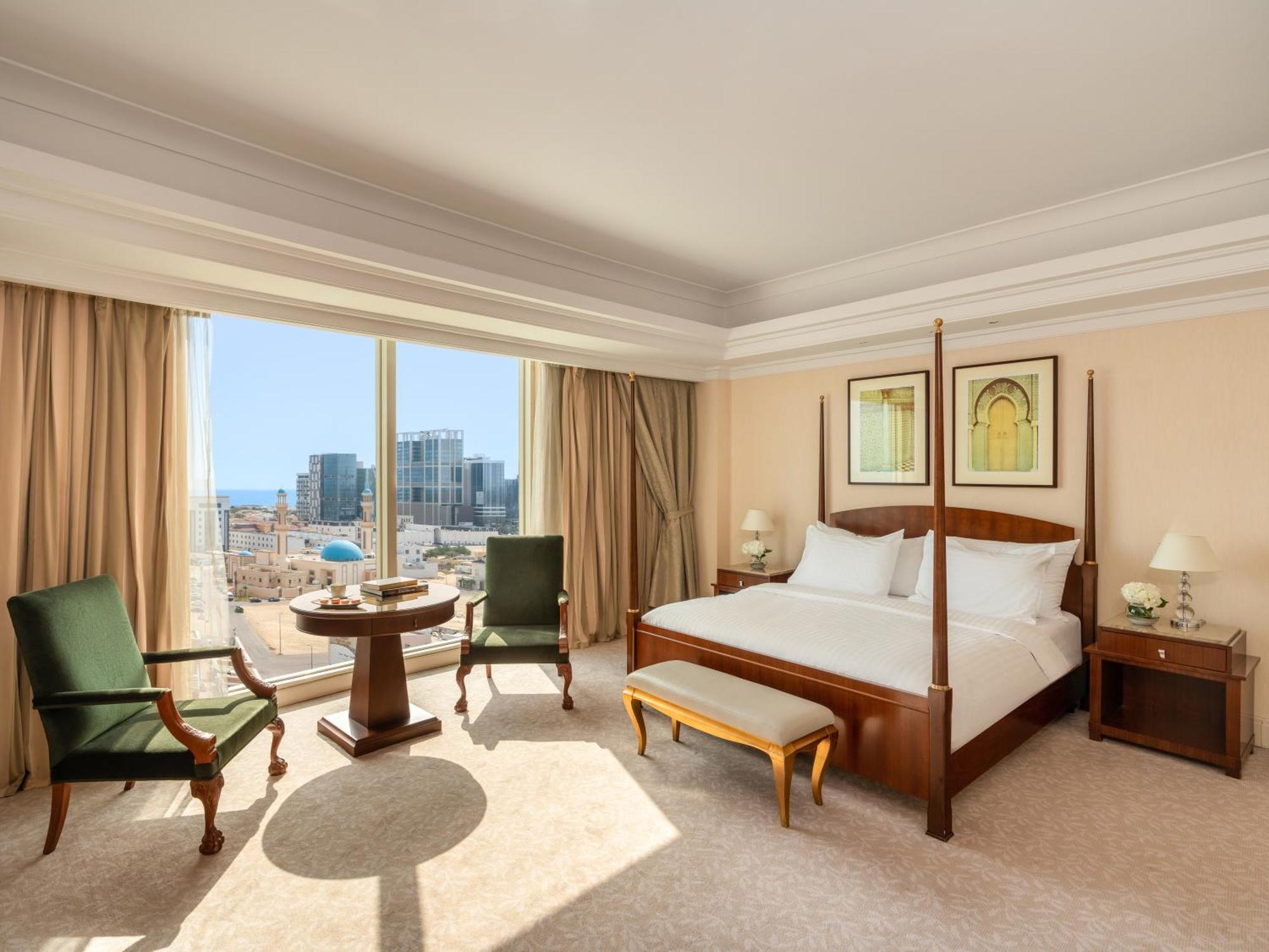 Moevenpick Hotel Ал Хубар Екстериор снимка A bedroom at the hotel