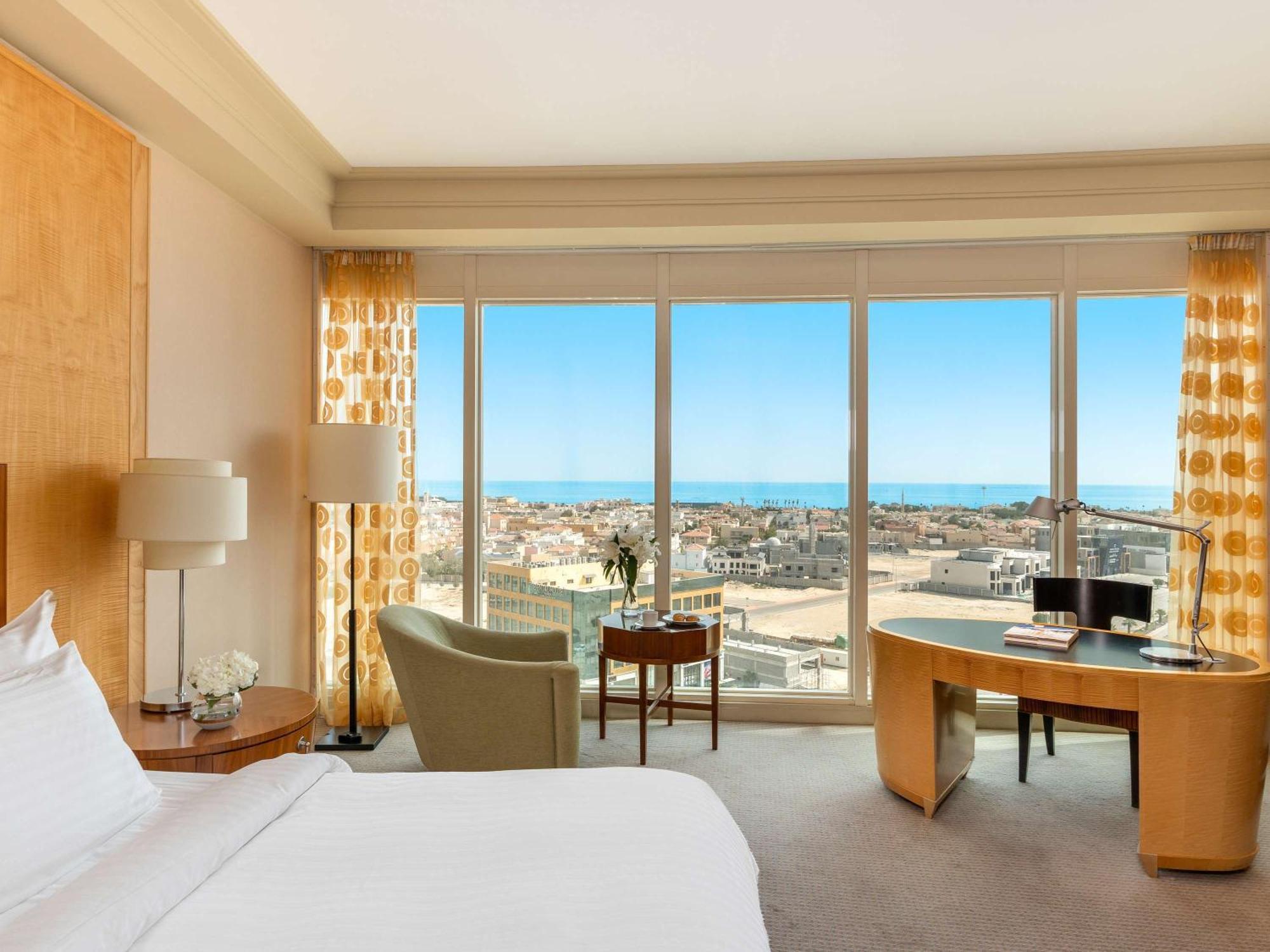 Moevenpick Hotel Ал Хубар Екстериор снимка Deluxe Room