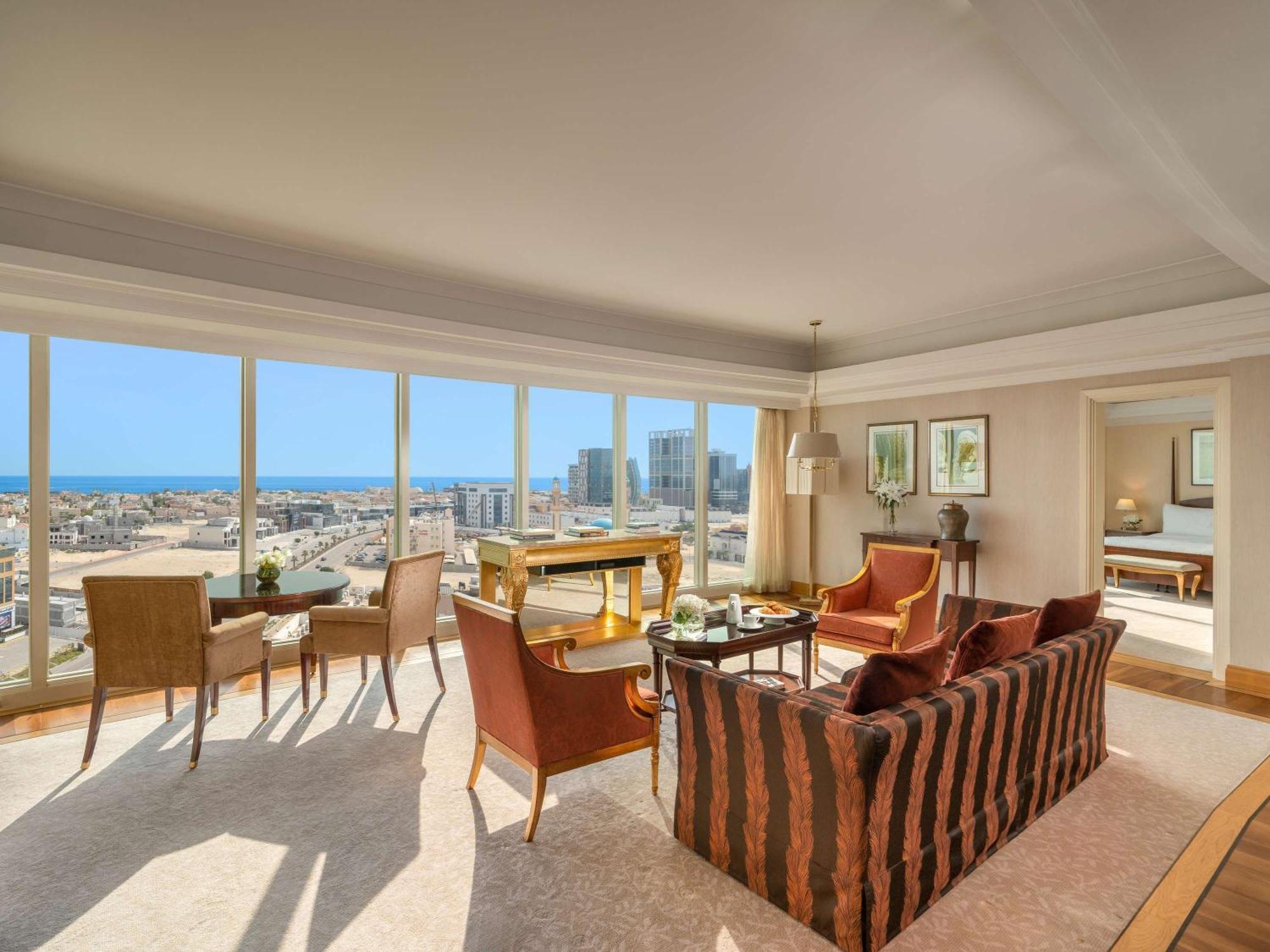 Moevenpick Hotel Ал Хубар Екстериор снимка A living room at the Four Seasons